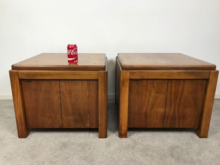 Pair Of Mid-Cenury LANE End Tables Cabinets With Single Door Style No 1590 92 [Photo 4]