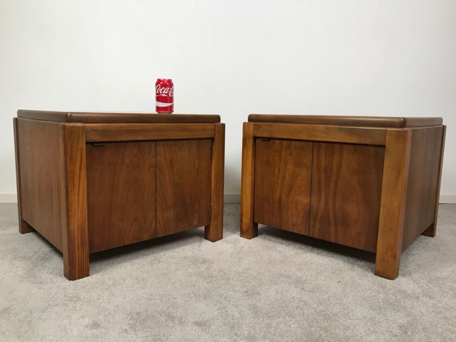 Pair Of Mid-Cenury LANE End Tables Cabinets With Single Door Style No 1590 92 [Photo 1]