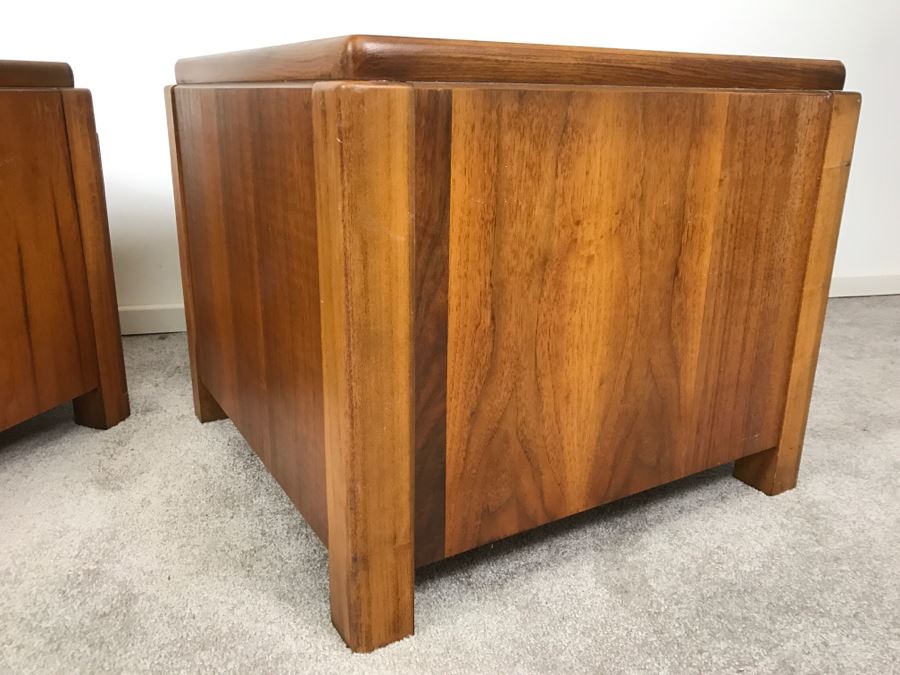 Pair Of Mid-Cenury LANE End Tables Cabinets With Single Door Style No 1590 92 [Photo 12]