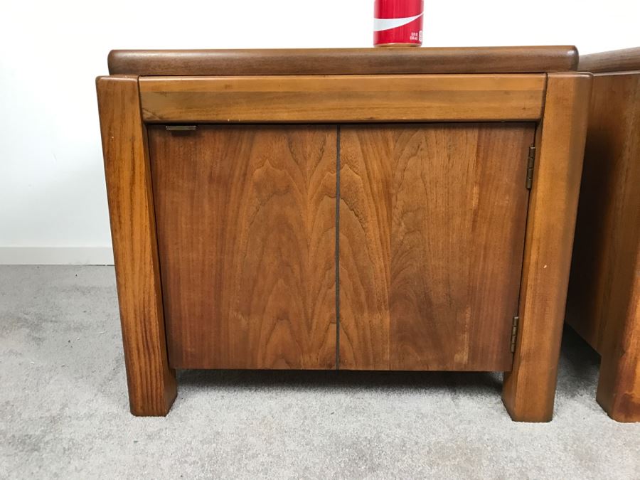 Pair Of Mid-Cenury LANE End Tables Cabinets With Single Door Style No 1590 92 [Photo 5]