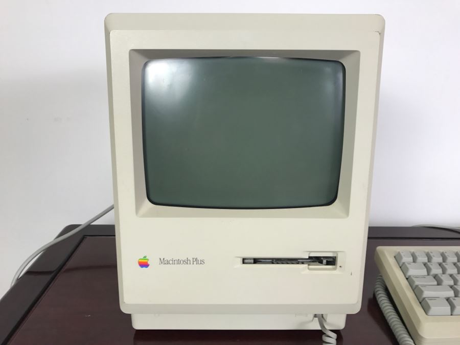 Apple Macintosh Mac Plus 1MB Computer (For Parts) Model M0001A