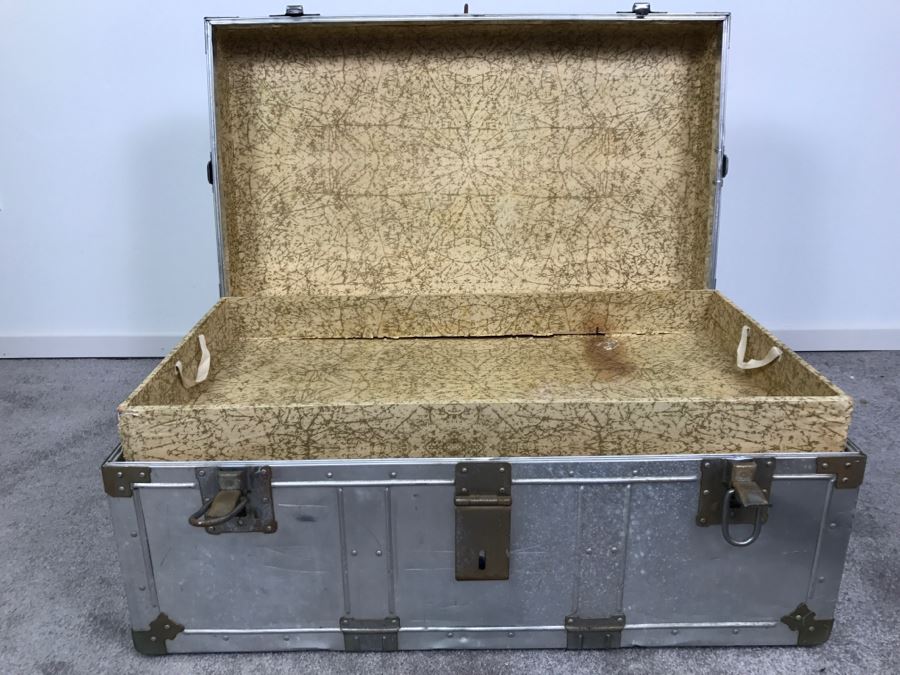 Vintage KOWA Industry Japanese Metal Steamer Trunk [Photo 10]
