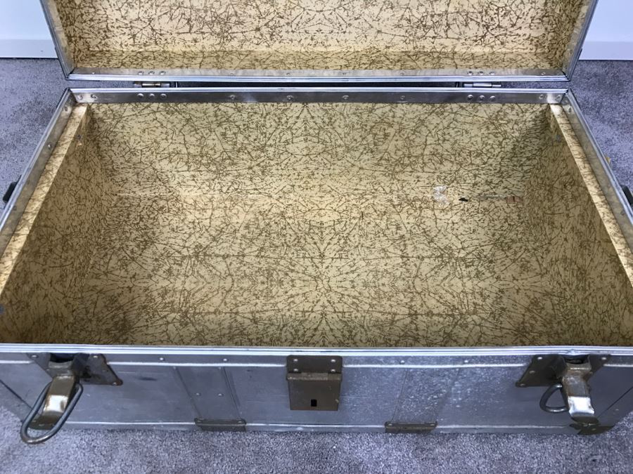 Vintage KOWA Industry Japanese Metal Steamer Trunk [Photo 12]