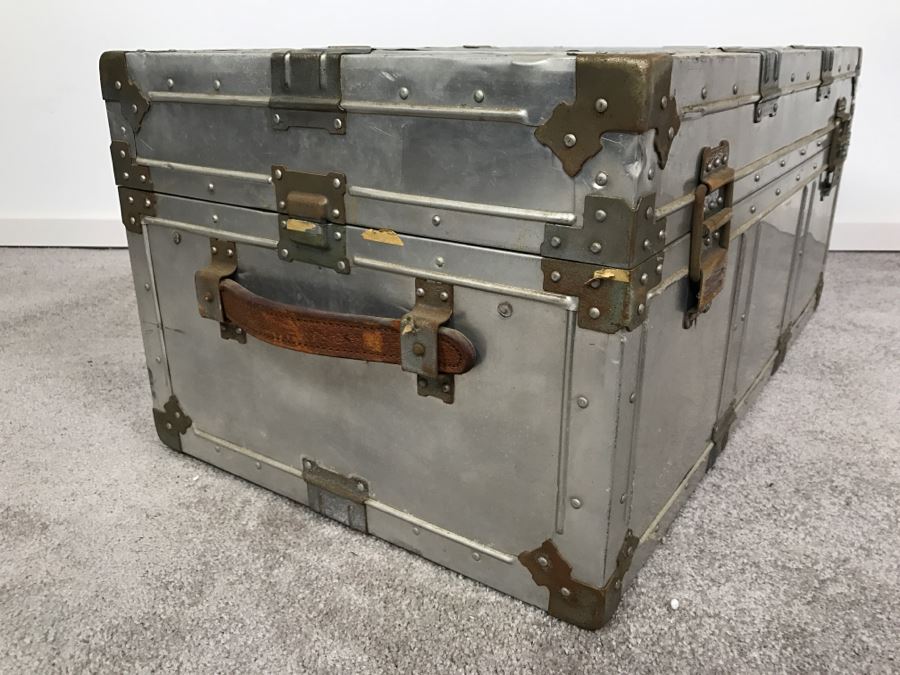 Vintage KOWA Industry Japanese Metal Steamer Trunk [Photo 3]