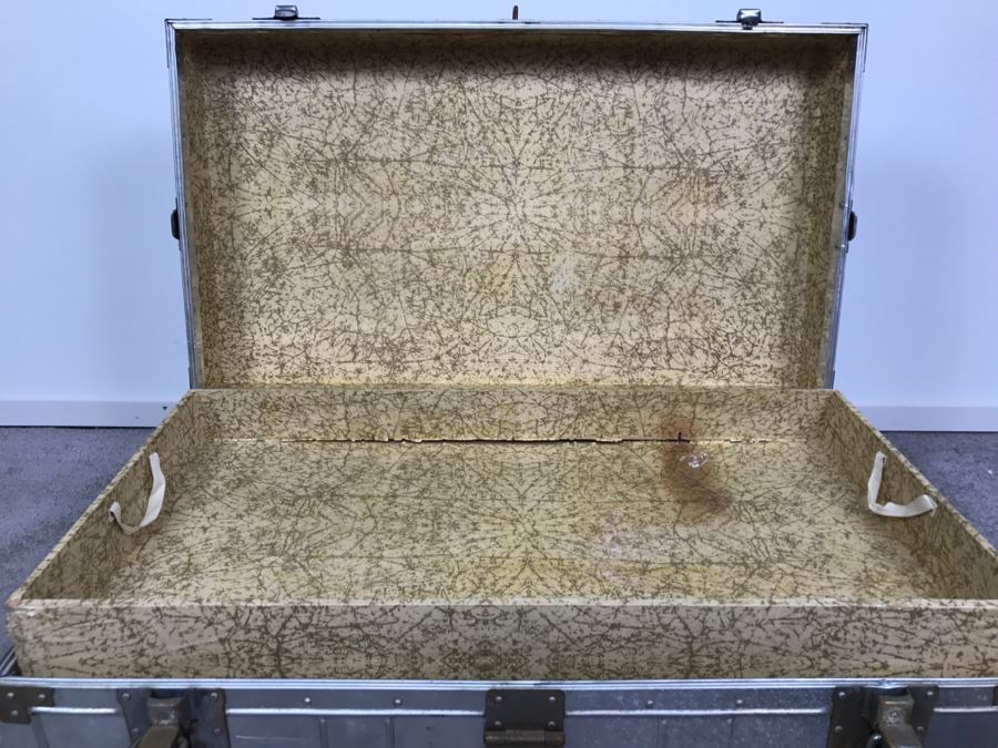 Vintage KOWA Industry Japanese Metal Steamer Trunk [Photo 11]