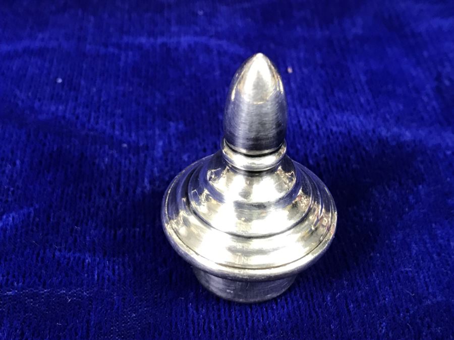 Pair Of Vintage Sterling Silver 950 Signed Japanese Candelabras - 627g Sterling Silver 950 Melt Value $308 - Note That One Candle Holder Needs Repair [Photo 12]