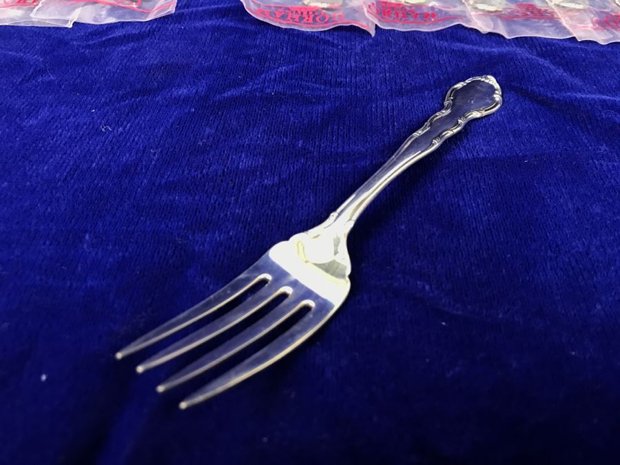 New Old Stock 30 Pieces Of Gorham Company Sterling Silver 20 Forks And 10 Knives - Forks Alone Weigh 851g $408 Melt Value - Knives An Additional ~$68 Melt Value = ~$470MV [Photo 6]