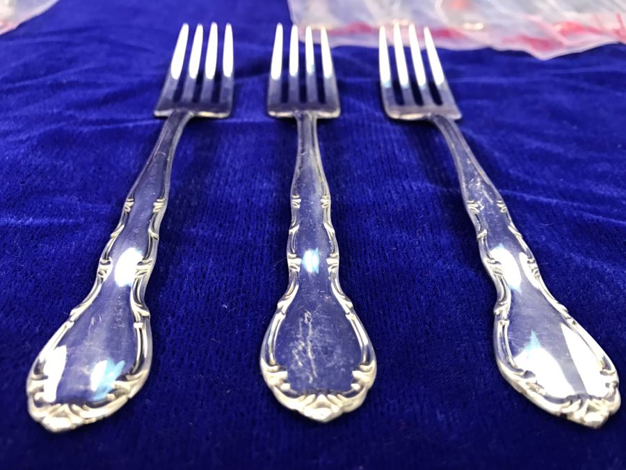 New Old Stock 30 Pieces Of Gorham Company Sterling Silver 20 Forks And 10 Knives - Forks Alone Weigh 851g $408 Melt Value - Knives An Additional ~$68 Melt Value = ~$470MV [Photo 10]