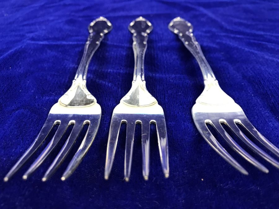 New Old Stock 30 Pieces Of Gorham Company Sterling Silver 20 Forks And 10 Knives - Forks Alone Weigh 851g $408 Melt Value - Knives An Additional ~$68 Melt Value = ~$470MV [Photo 9]