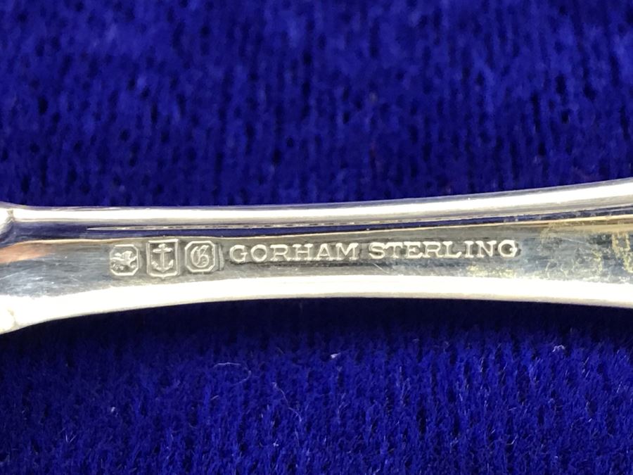 New Old Stock 30 Pieces Of Gorham Company Sterling Silver 20 Forks And 10 Knives - Forks Alone Weigh 851g $408 Melt Value - Knives An Additional ~$68 Melt Value = ~$470MV [Photo 14]