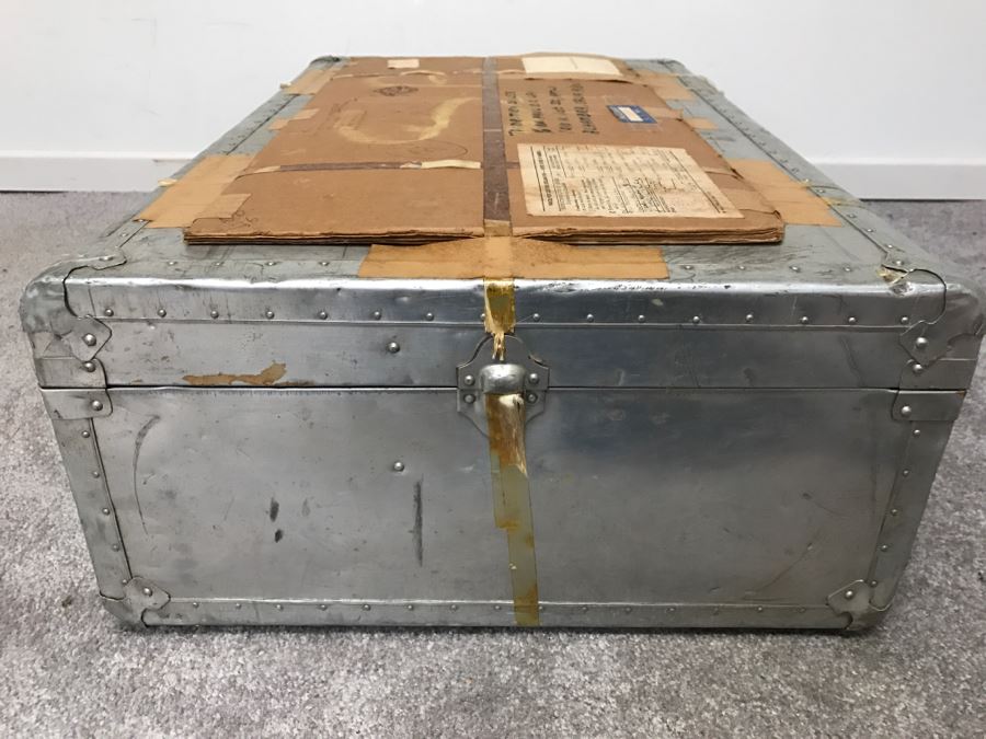 Vintage Metal Japanese Suitcase [Photo 9]