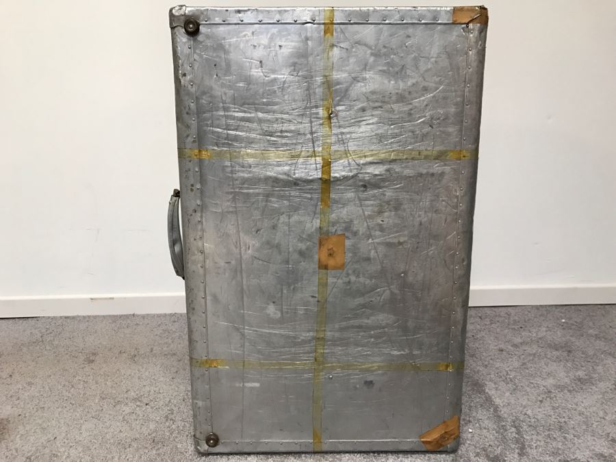 Vintage Metal Japanese Suitcase [Photo 12]