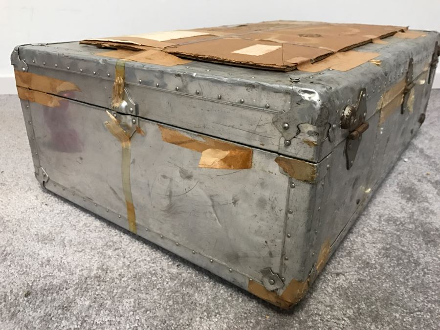 Vintage Metal Japanese Suitcase [Photo 11]