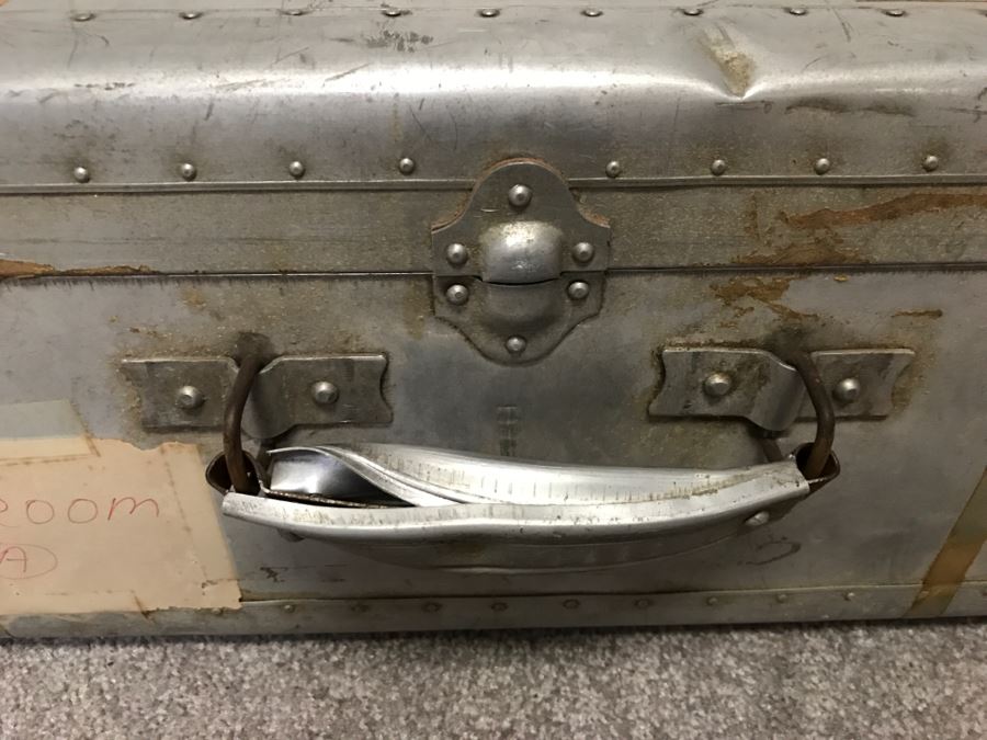 Vintage Metal Japanese Suitcase [Photo 5]