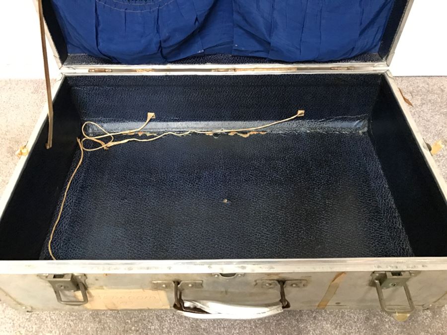 Vintage Metal Japanese Suitcase [Photo 14]