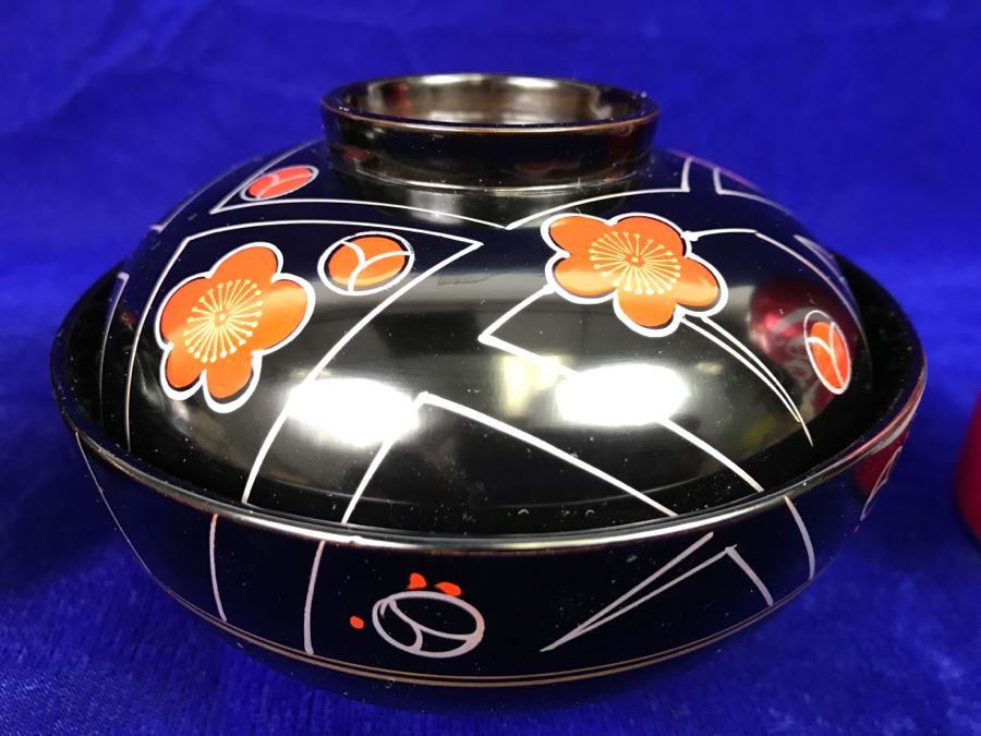 Pair Of Hand Painted Lacquer Bowls [Photo 4]