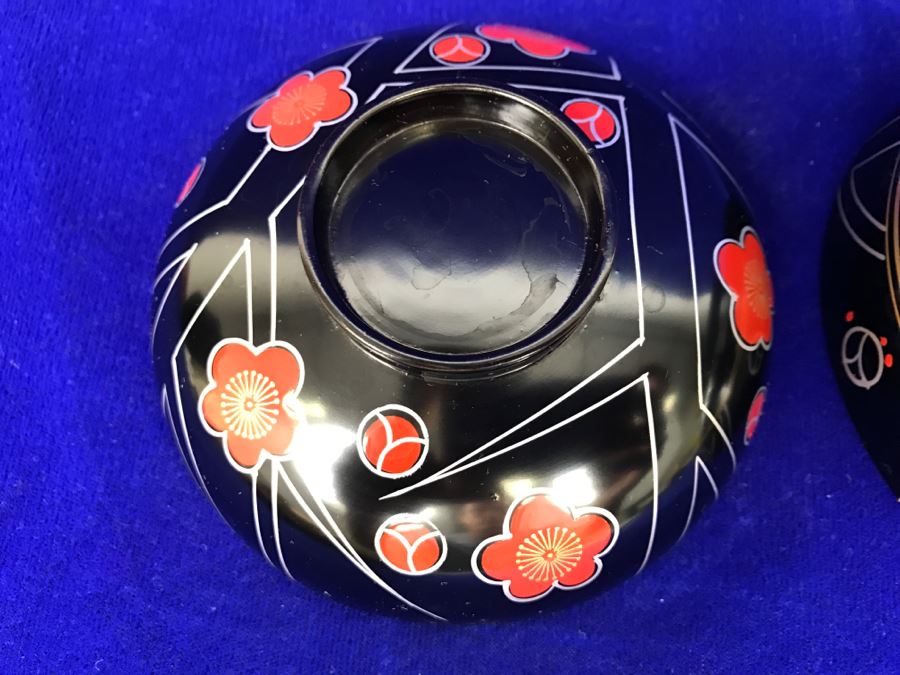 Pair Of Hand Painted Lacquer Bowls [Photo 12]