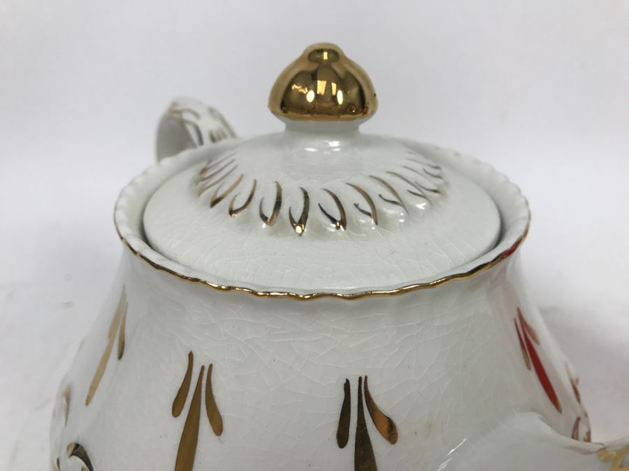 Vintage Ellgreave England Teapot White With Gold Painted Accents [Photo 4]