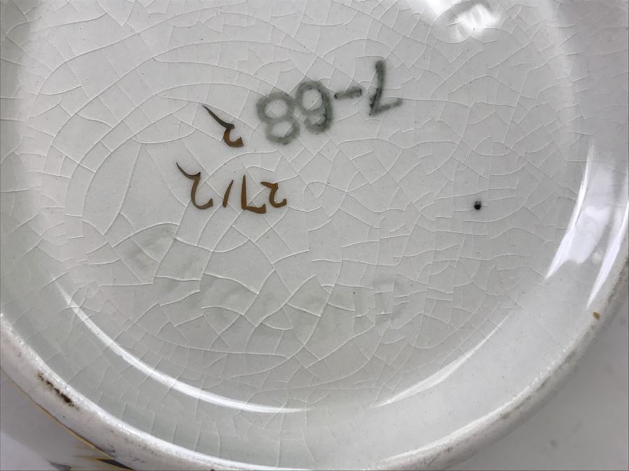 Vintage Ellgreave England Teapot White With Gold Painted Accents [Photo 9]