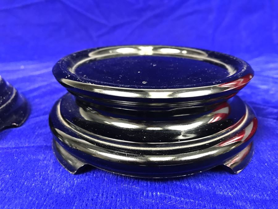 Pair Of Deep Purple Glass Stands [Photo 2]