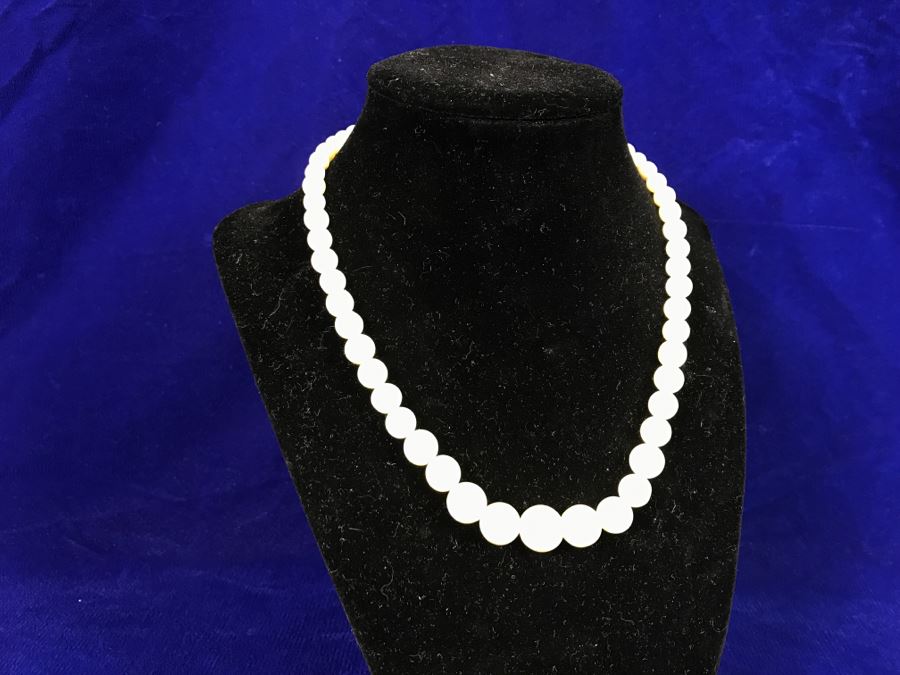 Vintage Asian Mother Of Pearl Graduated Bead Necklace With Box [Photo 7]