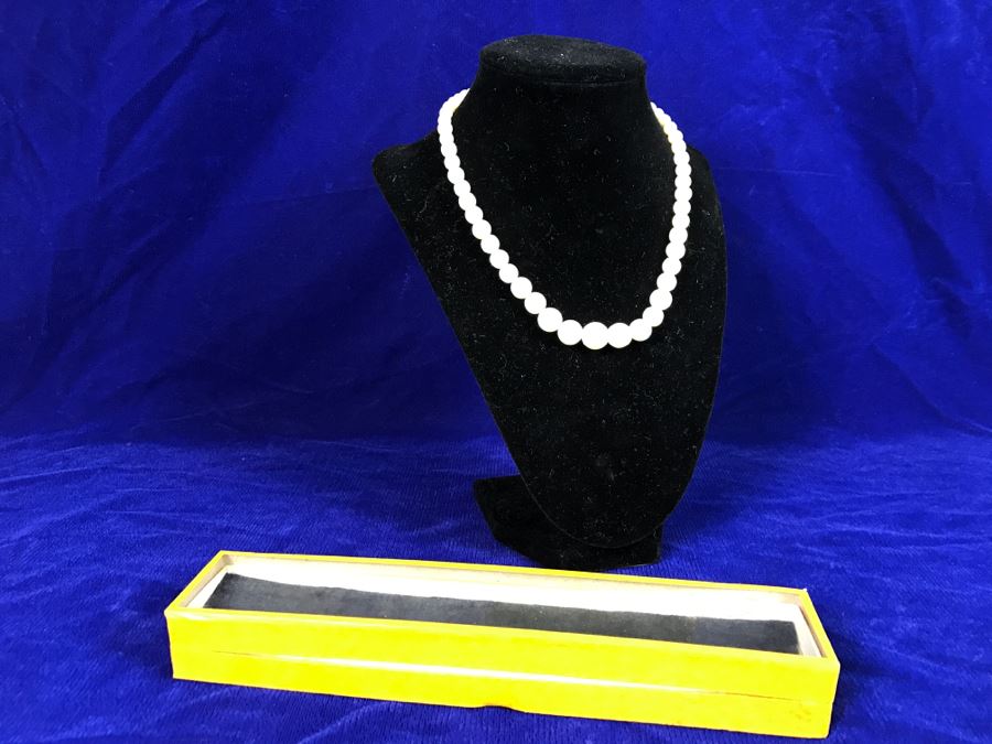 Vintage Asian Mother Of Pearl Graduated Bead Necklace With Box [Photo 1]