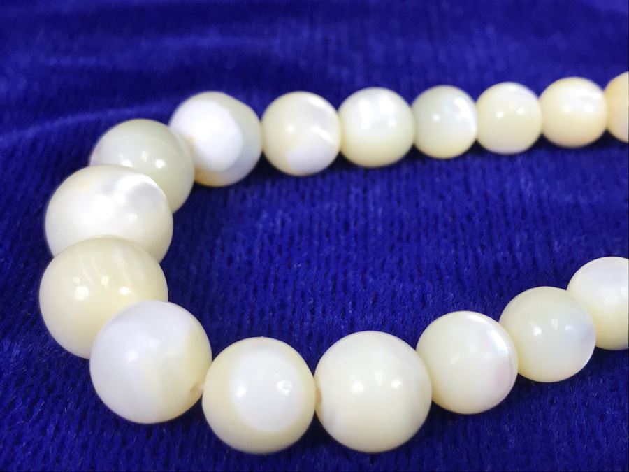 Vintage Asian Mother Of Pearl Graduated Bead Necklace With Box [Photo 4]