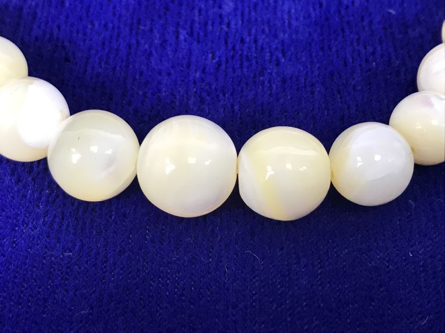 Vintage Asian Mother Of Pearl Graduated Bead Necklace With Box [Photo 2]