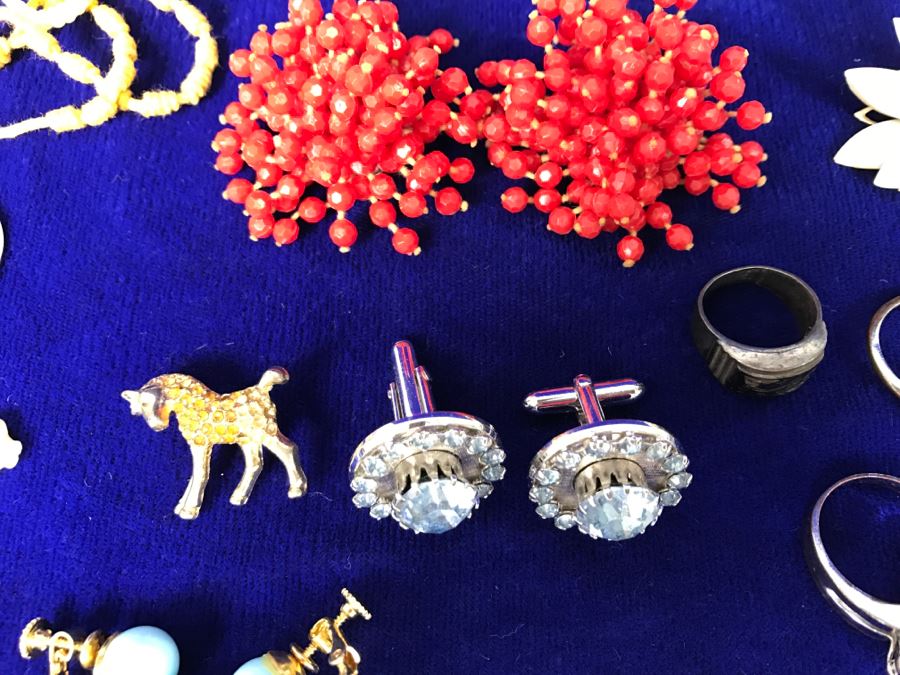 Huge Collection Of Vintage Costume Jewelry Hong Kong Some Sterling Silver See All Photos [Photo 19]