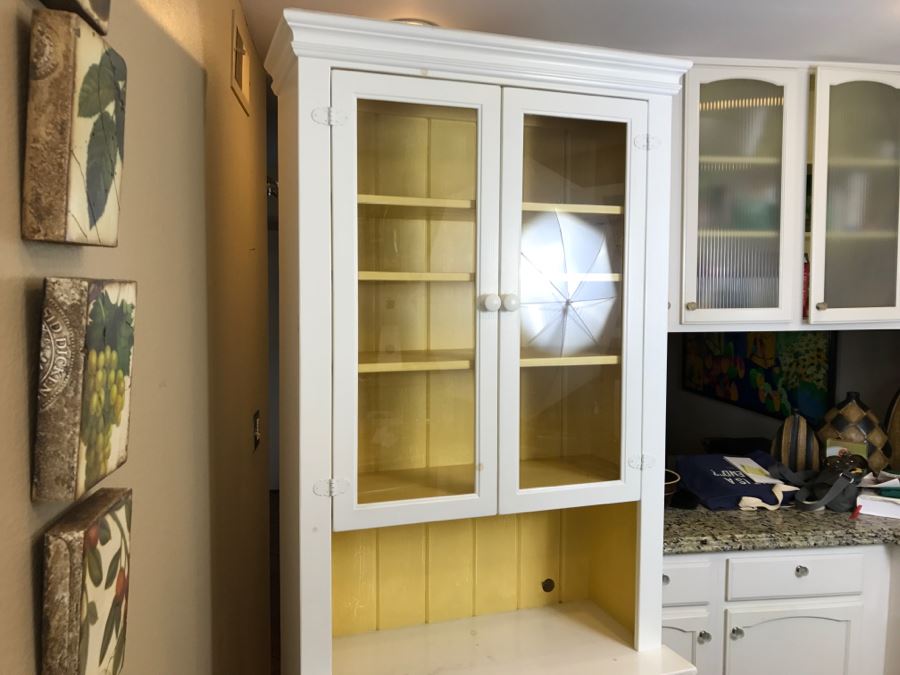 White Wooden Cupboard China Cabinet [Photo 4]