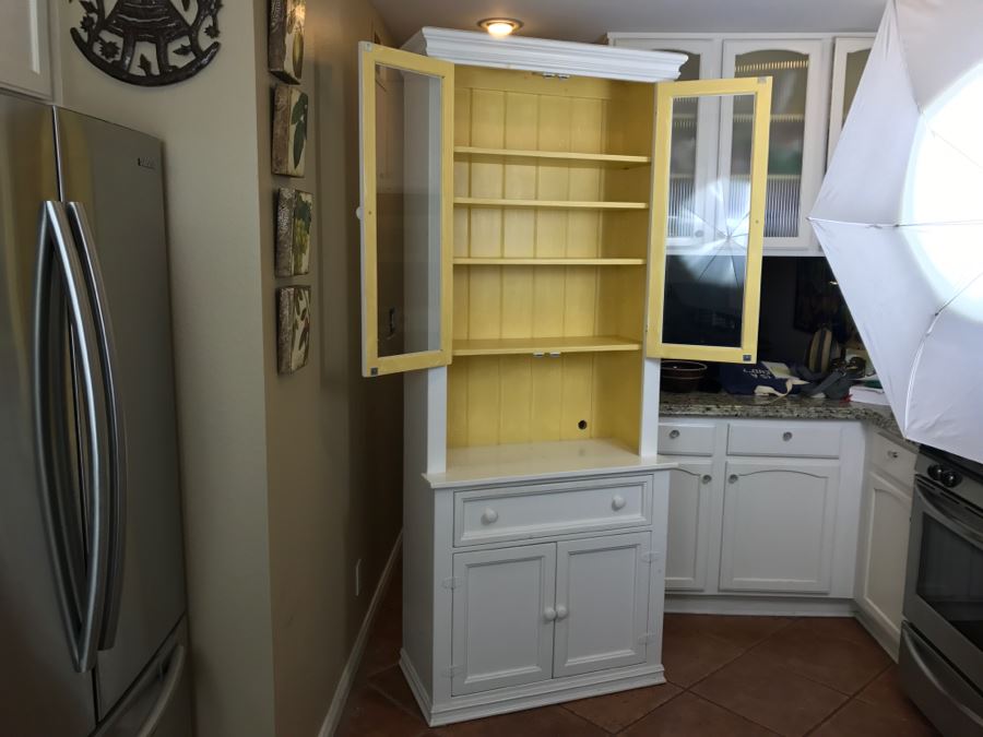 White Wooden Cupboard China Cabinet [Photo 8]