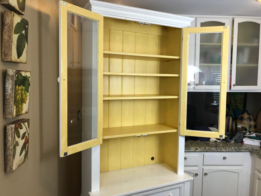 White Wooden Cupboard China Cabinet [Photo 7]