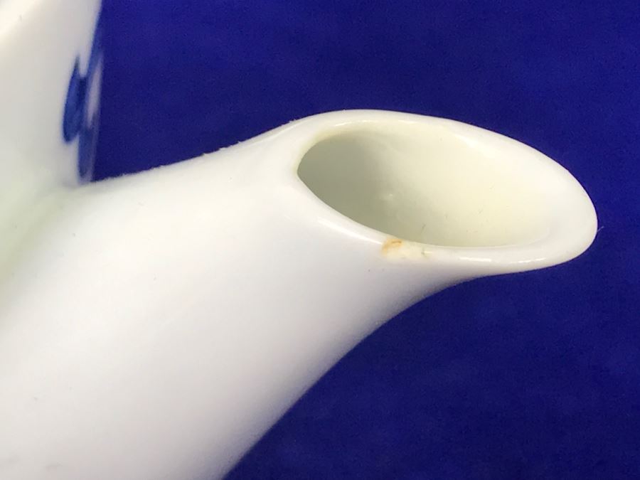 10 Piece Asian Blue And White Tea Set - See Photos For Slight Chip In Spout [Photo 6]