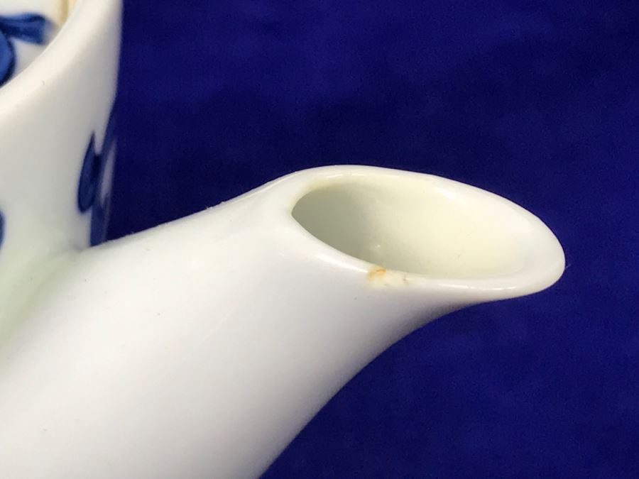 10 Piece Asian Blue And White Tea Set - See Photos For Slight Chip In Spout [Photo 7]