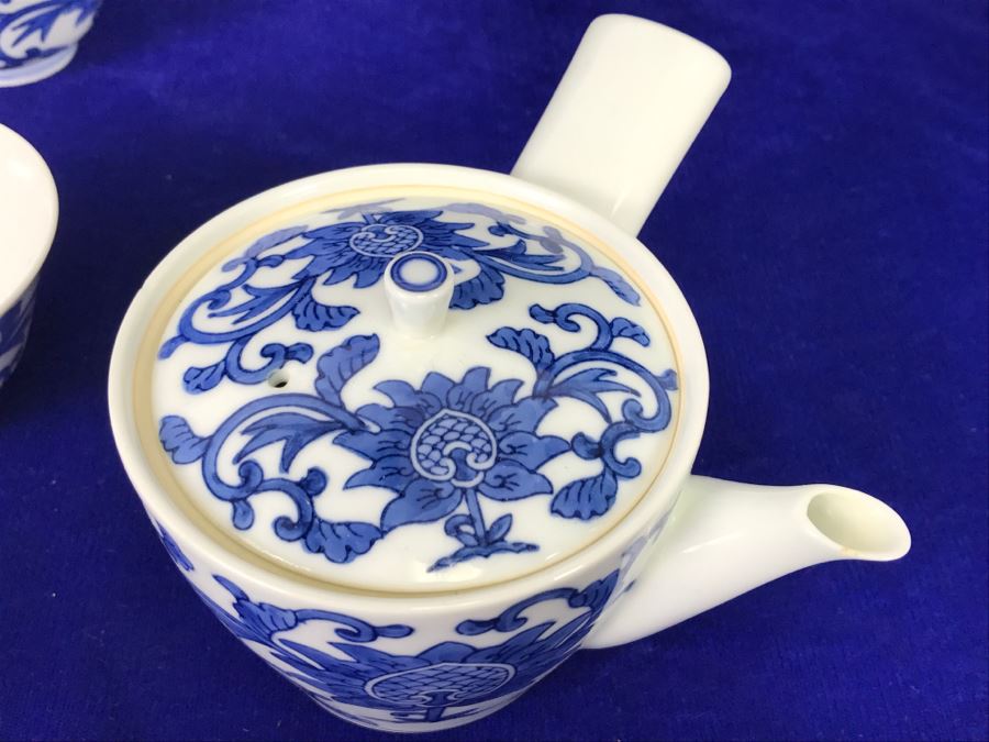 10 Piece Asian Blue And White Tea Set - See Photos For Slight Chip In Spout [Photo 9]