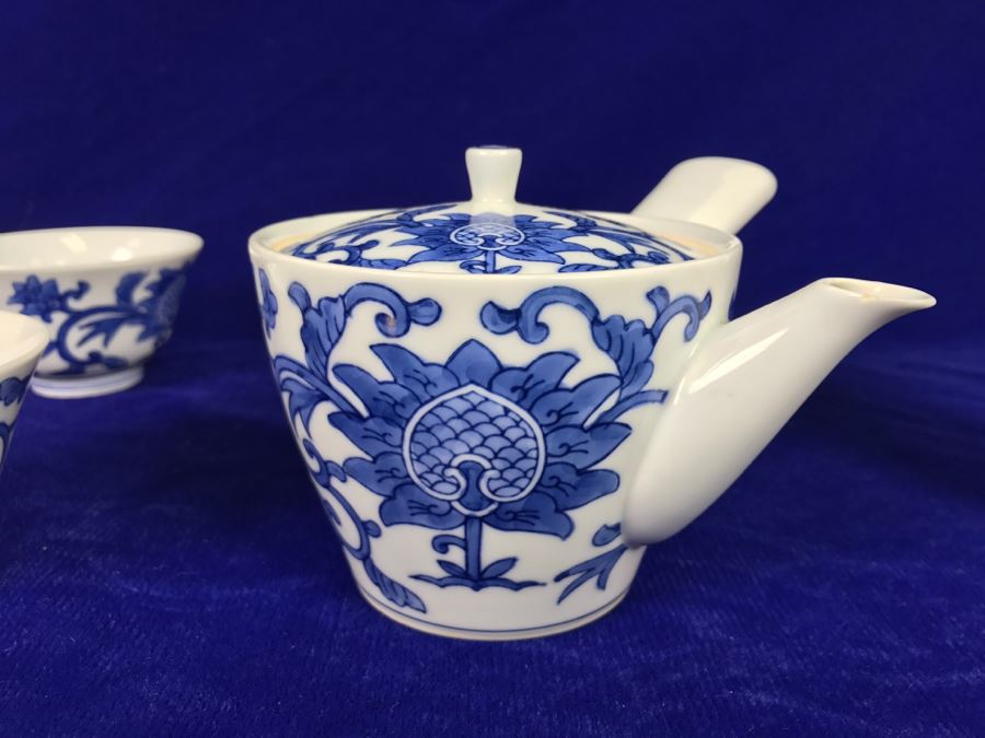 10 Piece Asian Blue And White Tea Set - See Photos For Slight Chip In Spout [Photo 4]