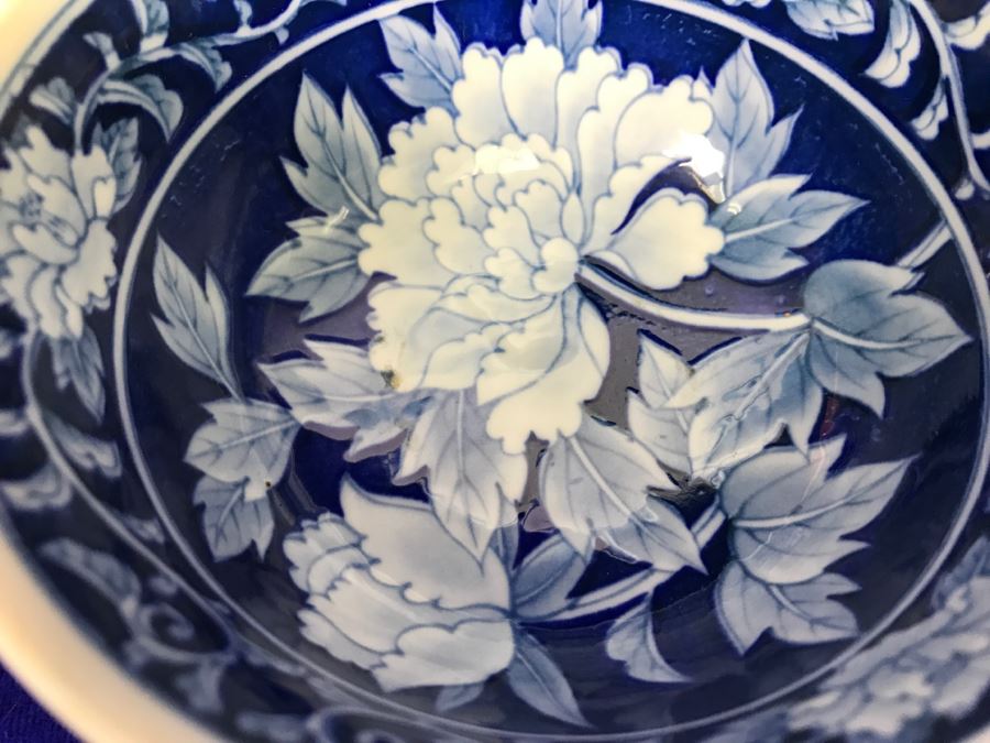 Pair Of Signed Japanese Blue And White Bowls [Photo 7]