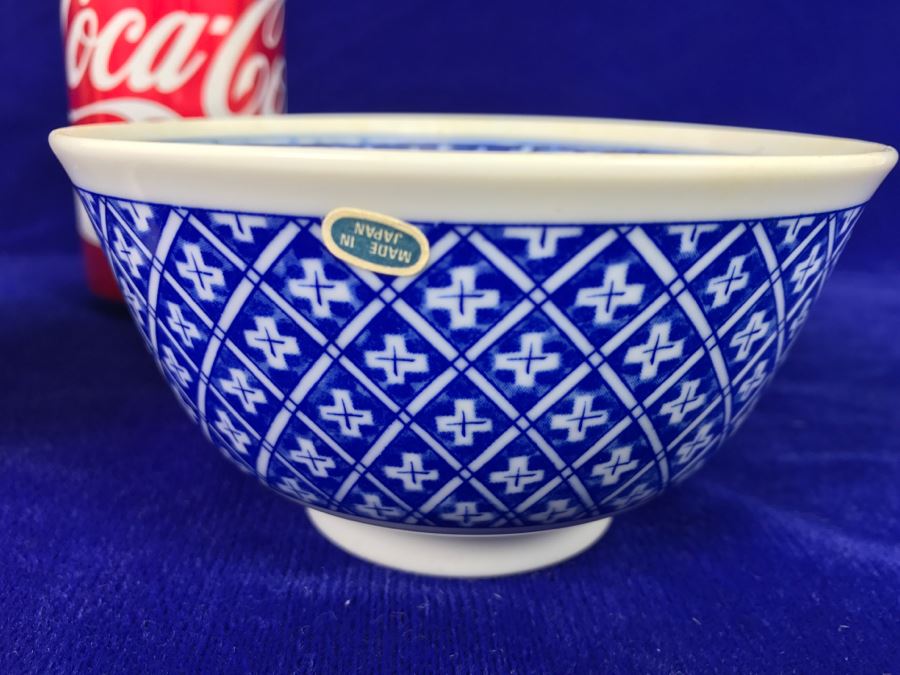 Pair Of Signed Japanese Blue And White Bowls [Photo 6]