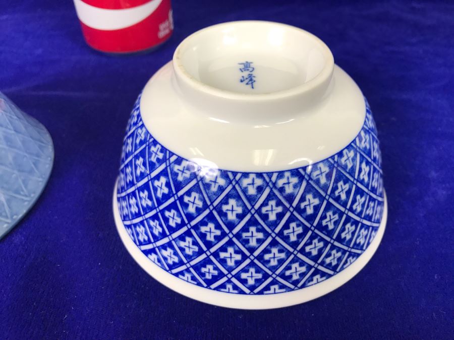 Pair Of Signed Japanese Blue And White Bowls [Photo 12]