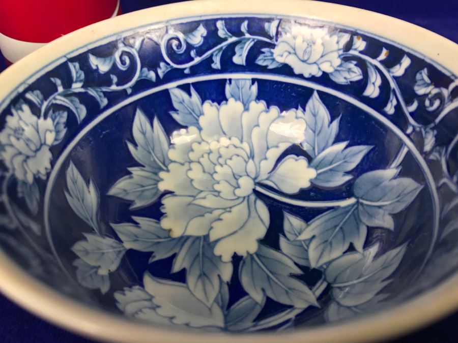 Pair Of Signed Japanese Blue And White Bowls [Photo 8]