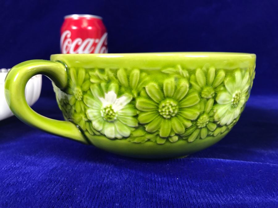 (2) Mid-Century Japanese Cups With Fluted Milk Glass Bowl [Photo 2]