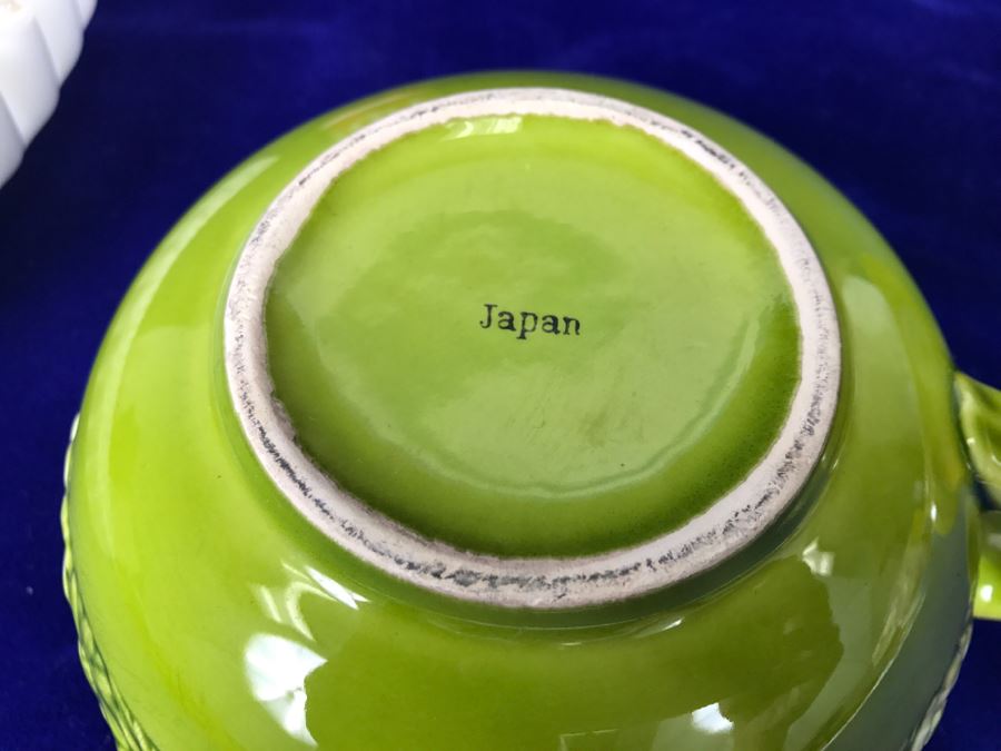 (2) Mid-Century Japanese Cups With Fluted Milk Glass Bowl [Photo 7]