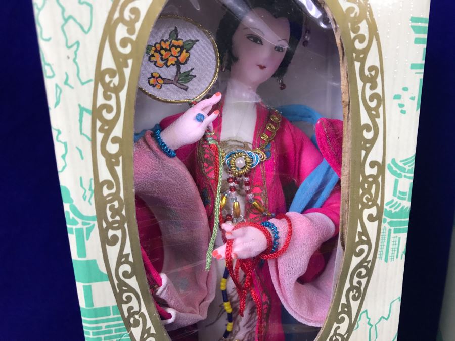 Pair Of Peking Silk Figures Dolls New In Box [Photo 3]