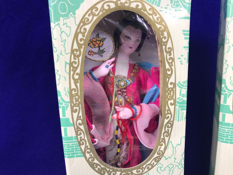 Pair Of Peking Silk Figures Dolls New In Box [Photo 2]