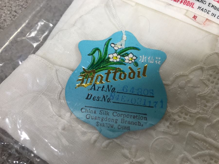 Hand Embroidered Linen Dress By Daffodil Size XL New With Tags From China [Photo 3]