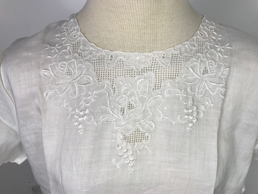 Hand Embroidered Linen Dress By Daffodil Size XL New With Tags From China [Photo 1]