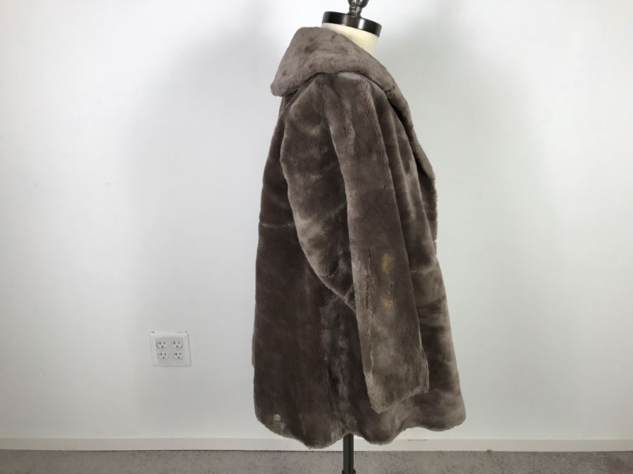 JUST ADDED - Vintage Faux Fur Women's Coat Cloud No. 9 Woven By Collins & Aikman [Photo 4]