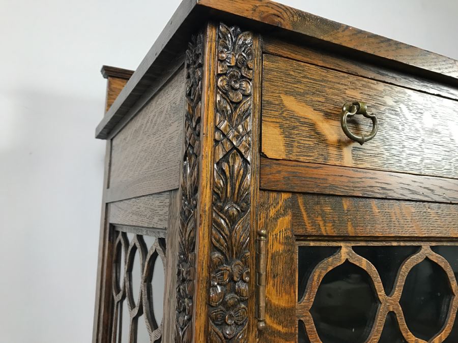 Stunning Antique Tiger Oak Cabinet With Turned Legs, Claw Feet And Detailed Wood Carvings Nice 3-Sided Glass Display Cabinet [Photo 12]