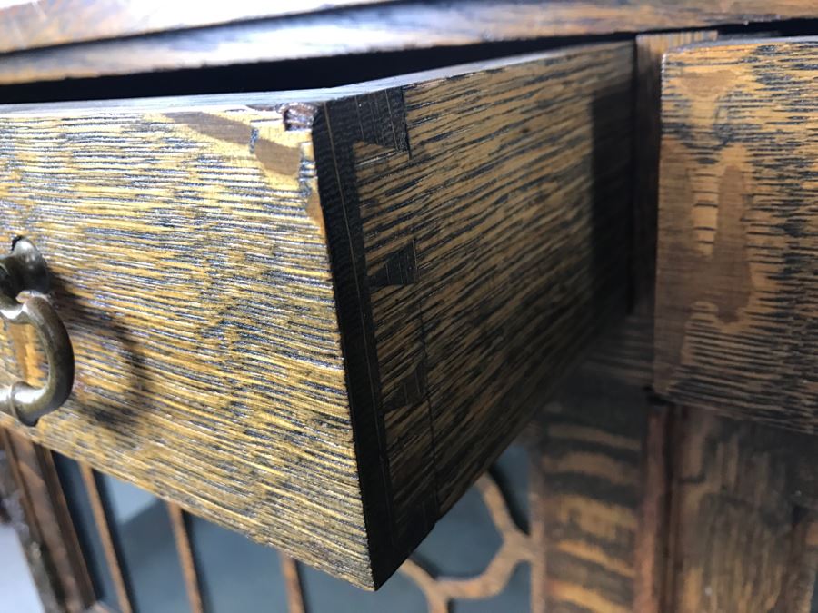 Stunning Antique Tiger Oak Cabinet With Turned Legs, Claw Feet And Detailed Wood Carvings Nice 3-Sided Glass Display Cabinet [Photo 5]