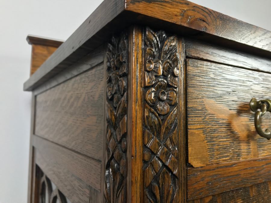 Stunning Antique Tiger Oak Cabinet With Turned Legs, Claw Feet And Detailed Wood Carvings Nice 3-Sided Glass Display Cabinet [Photo 13]